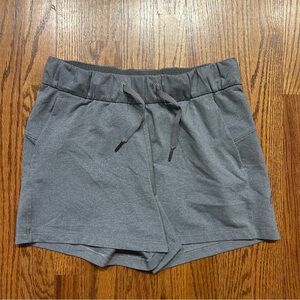 Lululemon On The Fly 3” Short Women’s Sz 4 Athletic Workout Grey Gym
